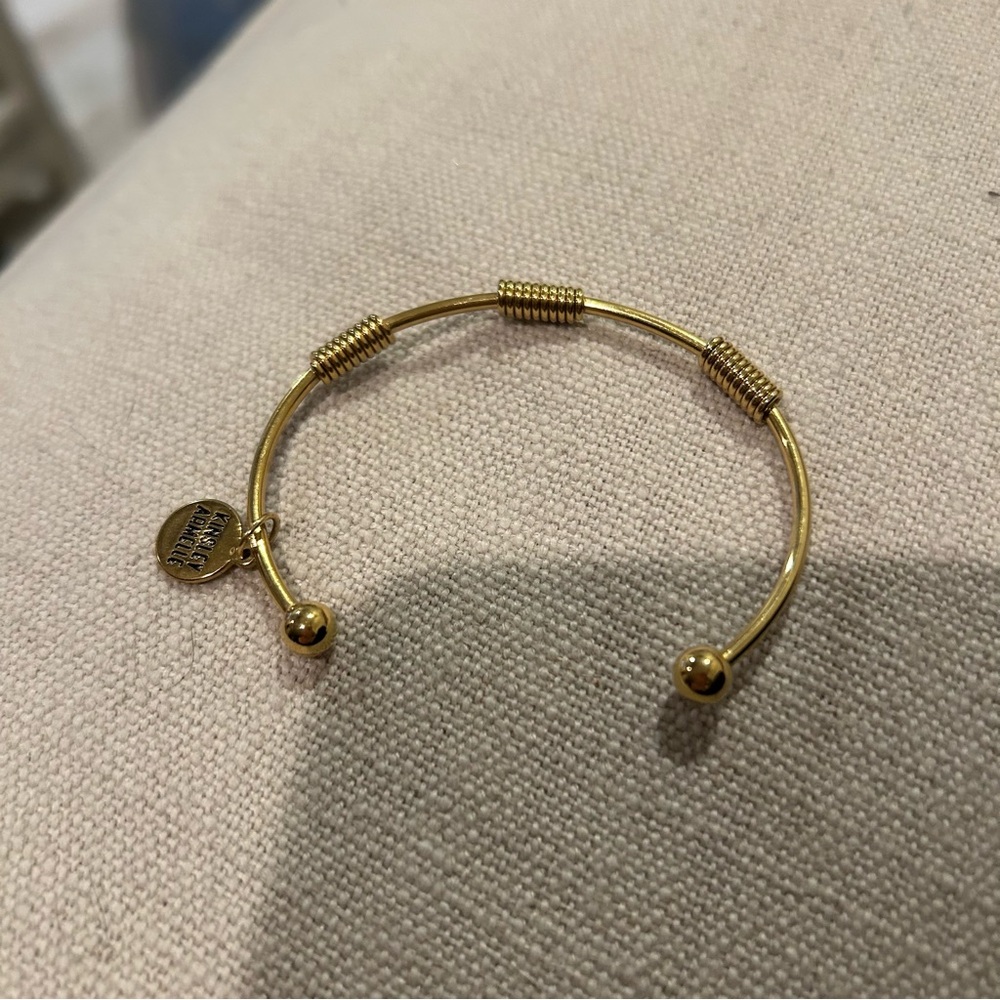 Kinsley Armelle Jessa Bracelet - Picture 7 of 8